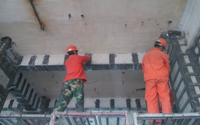 住宅底裙楼改造为商铺，包钢加固，剪力墙截面加大 - 信阳通合建筑加固公司